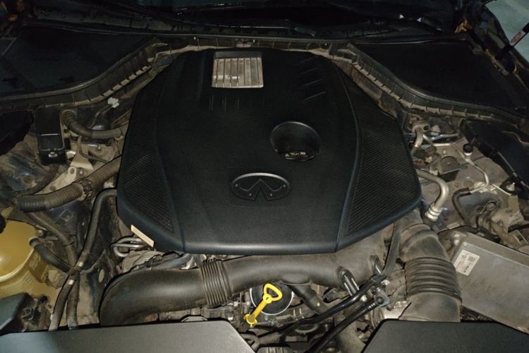 Used Infiniti Q50L 2015 2.0T Sport Edition Engine Bay