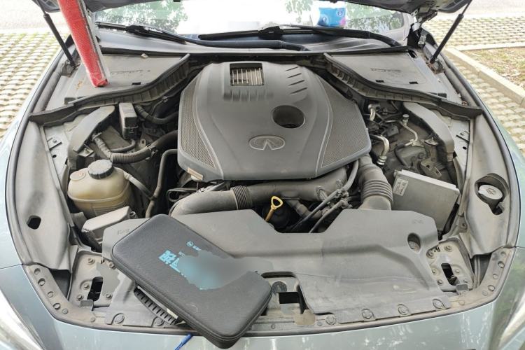 Used Infiniti Q50L 2015 2.0T Sport Edition Engine Bay
