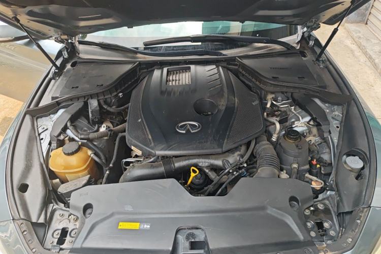 Used Infiniti Q50L 2015 2.0T Enjoyment Edition Engine Bay