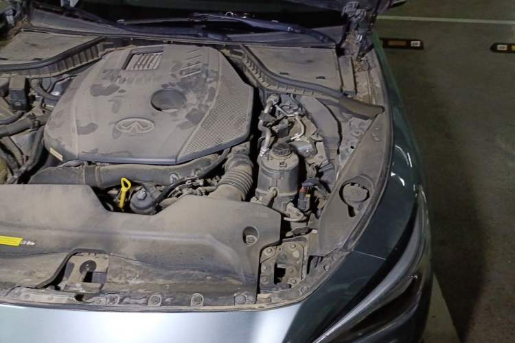 Used Infiniti Q50L 2015 2.0T Enjoyment Edition Engine Bay Left
