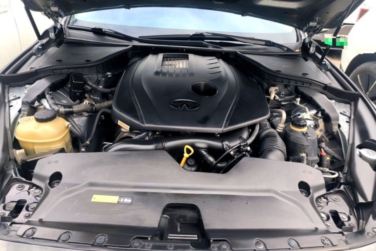 Used Infiniti Q50L 2015 2.0T Enjoyment Edition Engine Bay