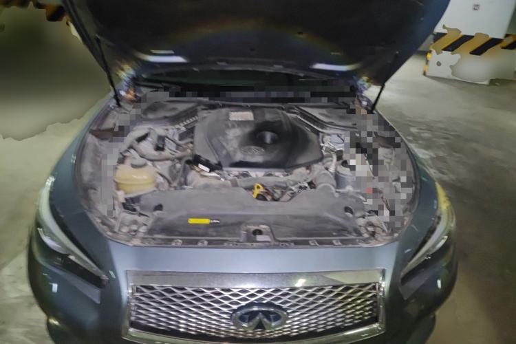 Used Infiniti Q50L 2015 2.0T Enjoyment Edition Engine Bay