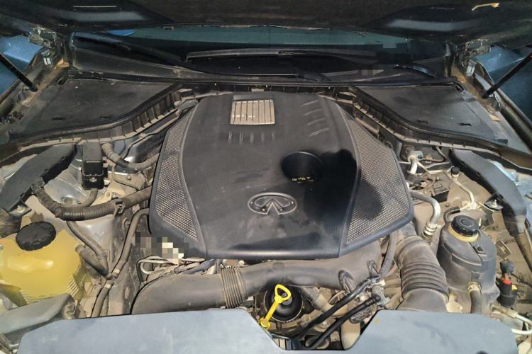 Used Infiniti Q50L 2015 2.0T Enjoyment Edition Engine Bay
