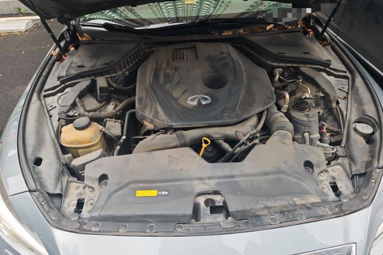Used Infiniti Q50L 2015 2.0T Enjoyment Edition Engine Bay