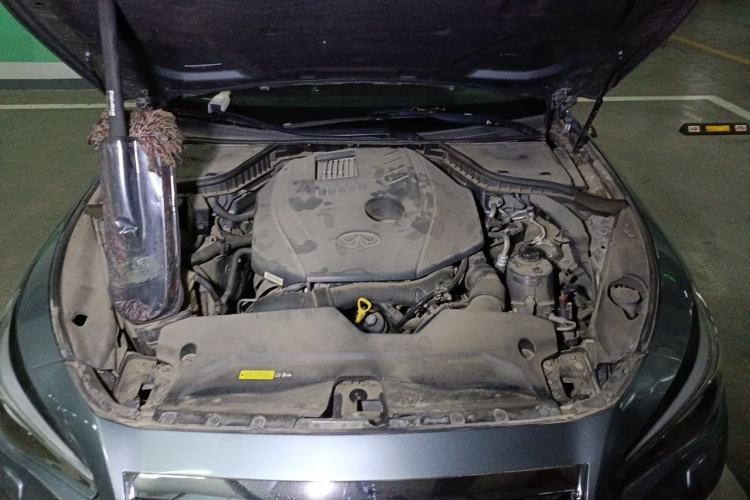 Used Infiniti Q50L 2015 2.0T Enjoyment Edition Engine Bay