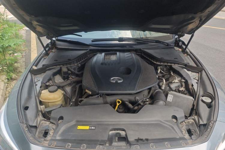 Used Infiniti Q50L 2015 2.0T Sport Edition Engine Bay