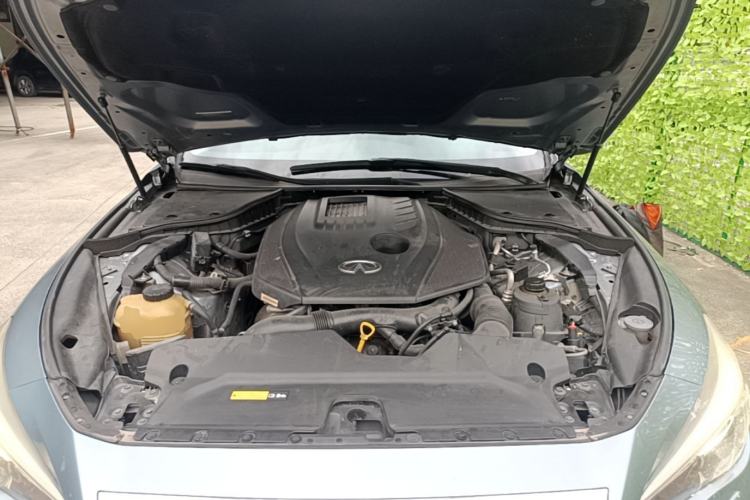 Used Infiniti Q50L 2015 2.0T Enjoyment Edition Engine Bay