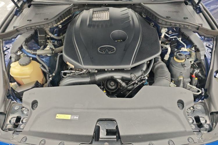 Used Infiniti Q50L 2015 2.0T Enjoyment Edition Engine Bay