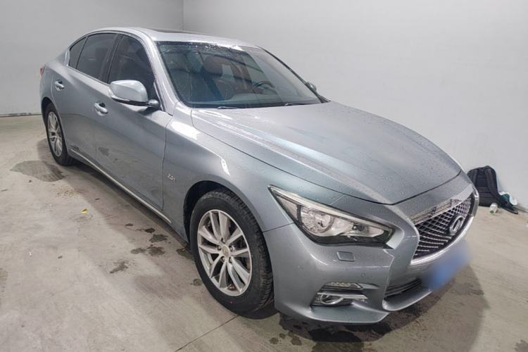 Used Infiniti Q50L 2015 2.0T Enjoyment Edition Front Right 45 Deg
