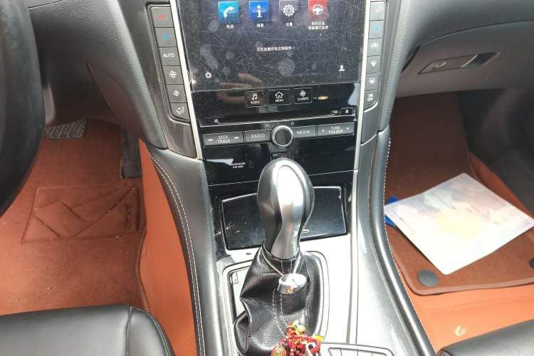 Used Infiniti Q50L 2015 2.0T Comfort Edition Gear Lever