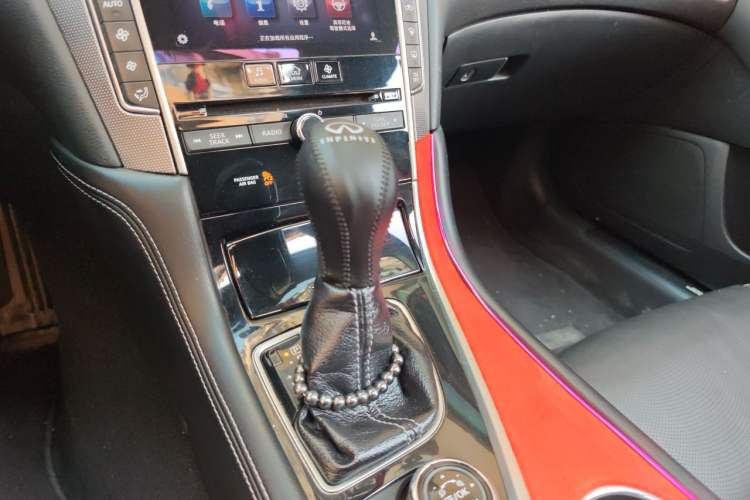 Used Infiniti Q50L 2015 2.0T Enjoyment Edition Gear Lever