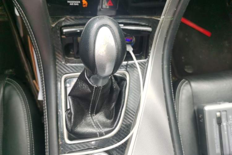 Used Infiniti Q50L 2015 2.0T Enjoyment Edition Gear Lever