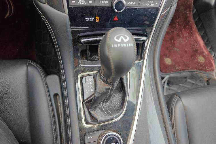 Used Infiniti Q50L 2015 2.0T Comfort Edition Gear Lever