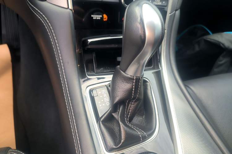 Used Infiniti Q50L 2015 2.0T Enjoyment Edition Gear Lever