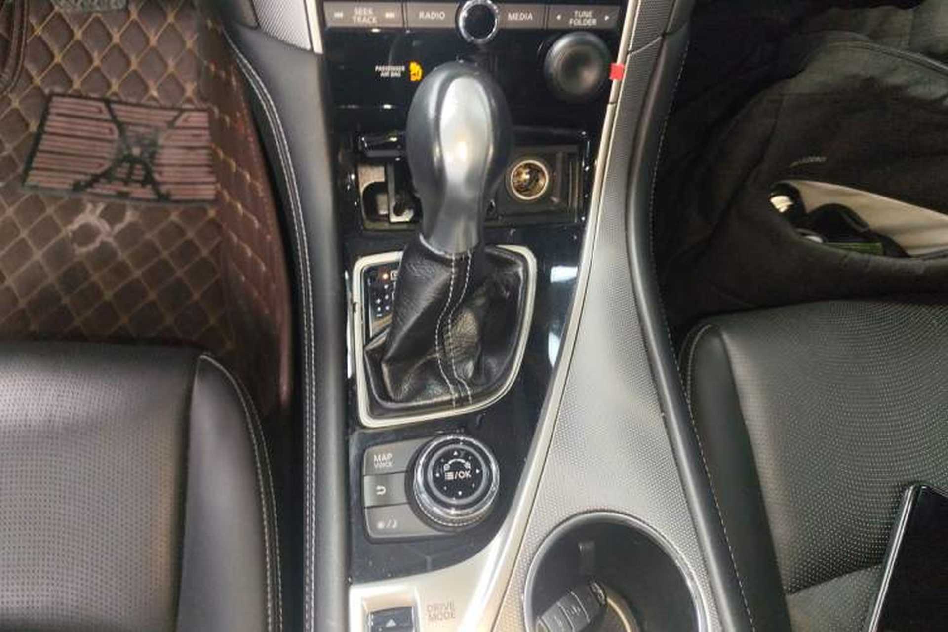 Used Infiniti Q50L 2015 2.0T Enjoyment Edition Gear Lever