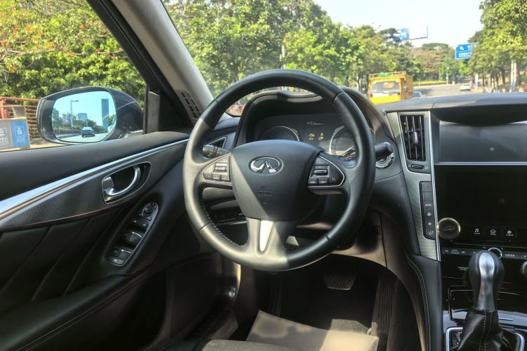 Used Infiniti Q50L 2015 2.0T Enjoyment Edition Interior 1