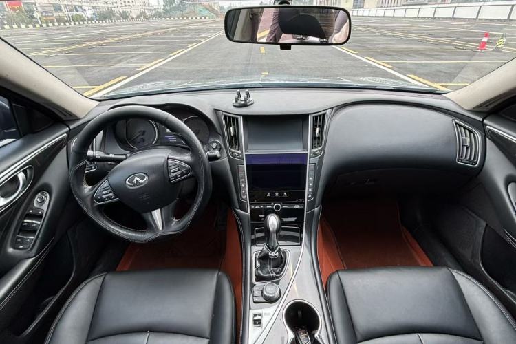 Used Infiniti Q50L 2015 2.0T Comfort Edition Interior 2