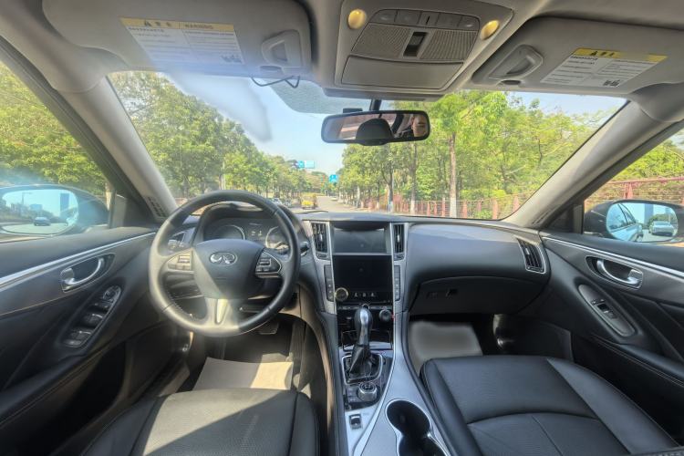 Used Infiniti Q50L 2015 2.0T Enjoyment Edition Interior 4