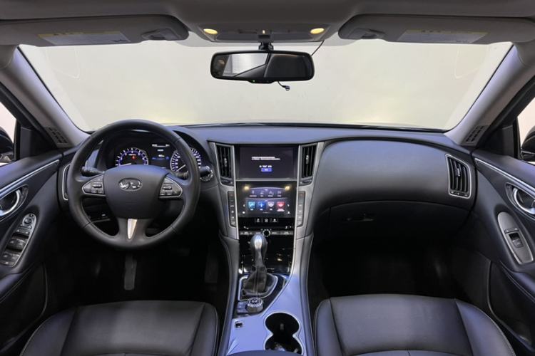 Used Infiniti Q50L 2015 2.0T Enjoyment Edition Interior 5
