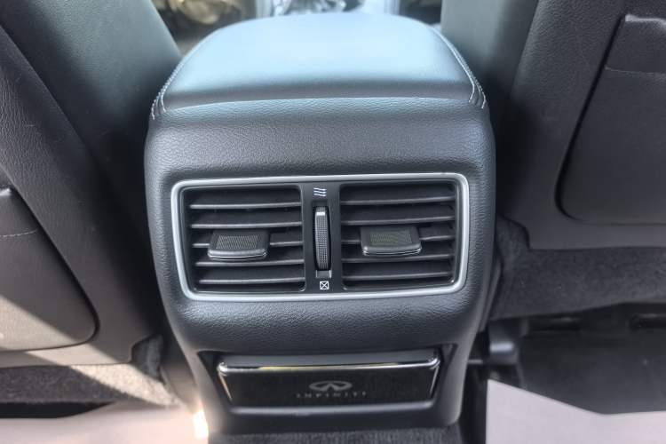 Used Infiniti Q50L 2015 2.0T Enjoyment Edition Interior 8
