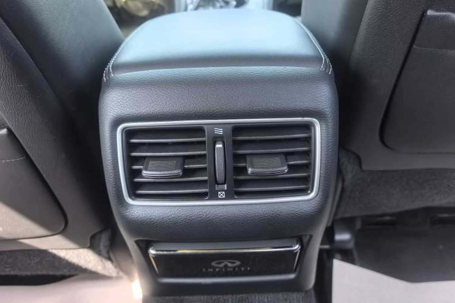 Used Infiniti Q50L 2015 2.0T Enjoyment Edition Interior 8