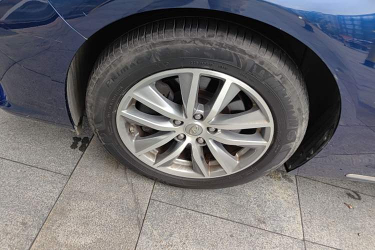 Used Infiniti Q50L 2015 2.0T Enjoyment Edition Left Front Wheel Hub