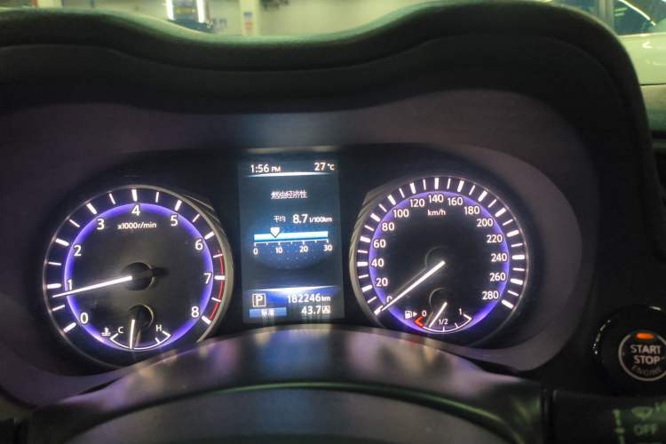 Used Infiniti Q50L 2015 2.0T Comfort Edition Odometer Close Up