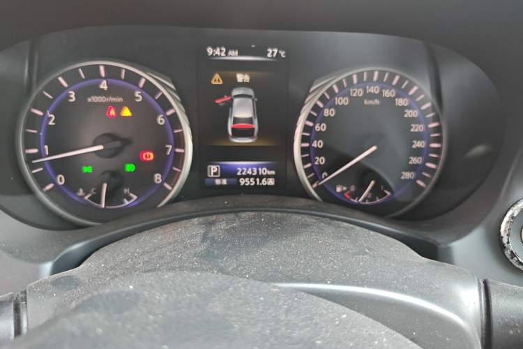 Used Infiniti Q50L 2015 2.0T Enjoyment Edition Odometer Close Up