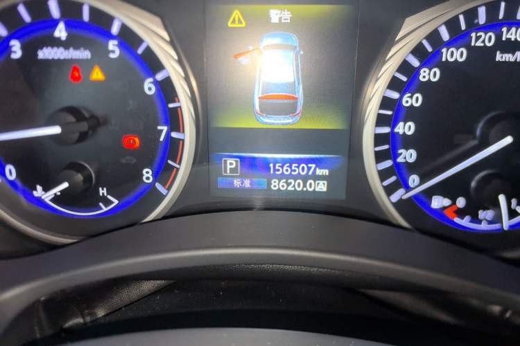 Used Infiniti Q50L 2015 2.0T Enjoyment Edition Odometer Close Up