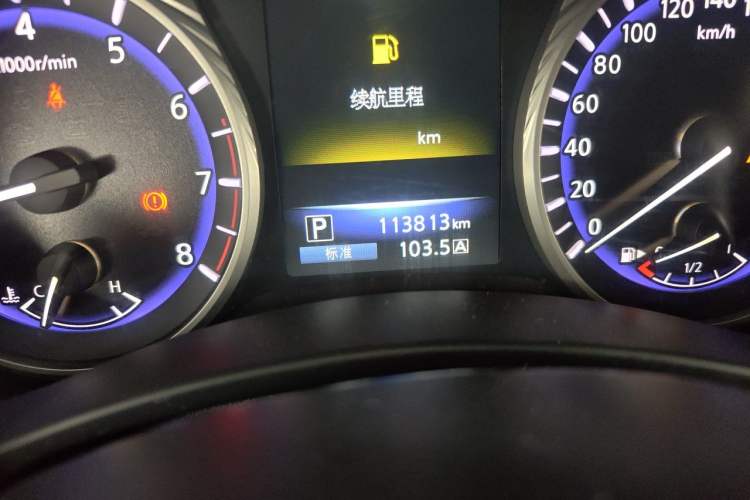 Used Infiniti Q50L 2015 2.0T Comfort Edition Odometer Close Up