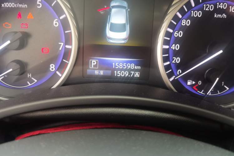 Used Infiniti Q50L 2015 2.0T Luxury Edition Odometer Close Up
