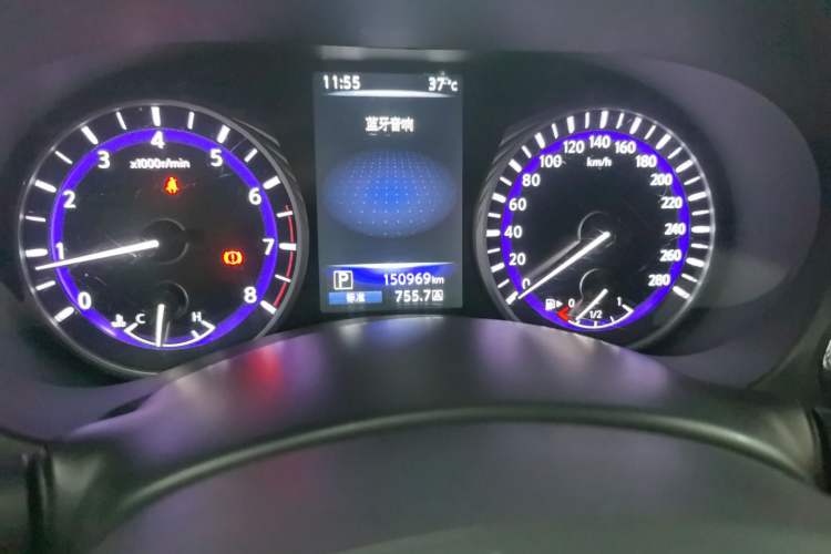 Used Infiniti Q50L 2015 2.0T Comfort Edition Odometer Close Up