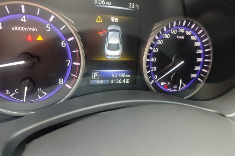 Used Infiniti Q50L 2015 2.0T Sport Edition Odometer Close Up