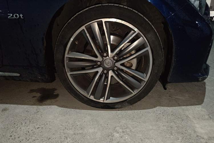 Used Infiniti Q50L 2015 2.0T Sport Edition Right Front Wheel Hub