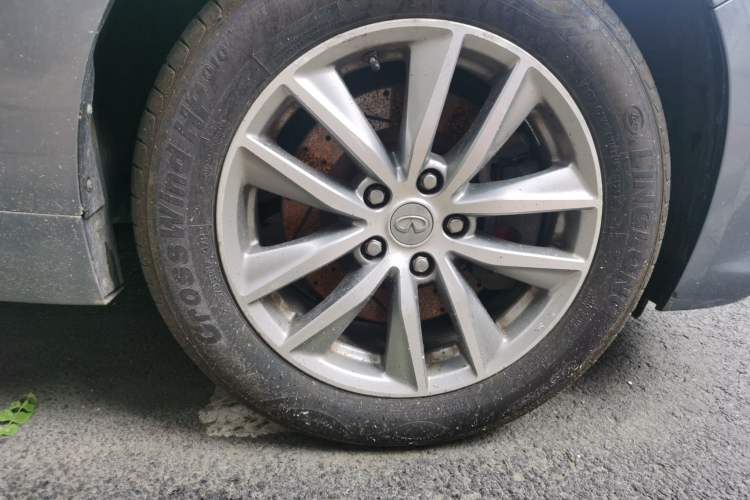 Used Infiniti Q50L 2015 2.0T Enjoyment Edition Right Front Wheel Hub