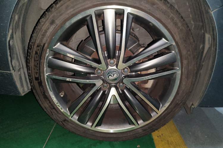 Used Infiniti Q50L 2015 2.0T Enjoyment Edition Right Front Wheel Hub