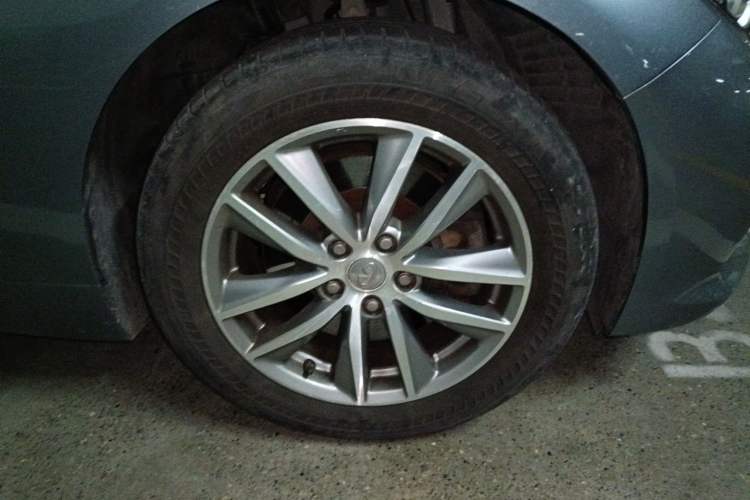 Used Infiniti Q50L 2015 2.0T Enjoyment Edition Right Front Wheel Hub