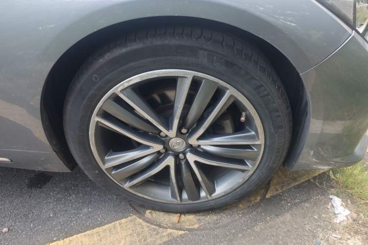 Used Infiniti Q50L 2015 2.0T Sport Edition Right Front Wheel Hub