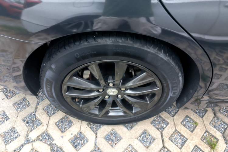 Used Infiniti Q50L 2015 2.0T Enjoyment Edition Right Rear Wheel Hub