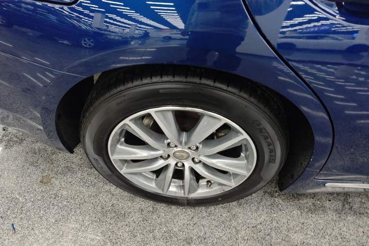 Used Infiniti Q50L 2015 2.0T Enjoyment Edition Right Rear Wheel Hub