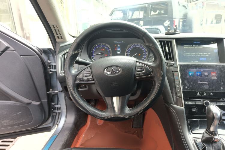 Used Infiniti Q50L 2015 2.0T Comfort Edition Steering Wheel