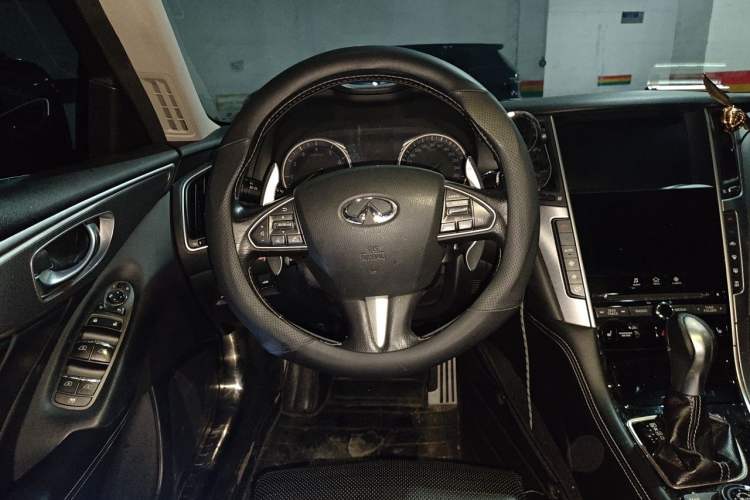 Used Infiniti Q50L 2015 2.0T Sport Edition Steering Wheel