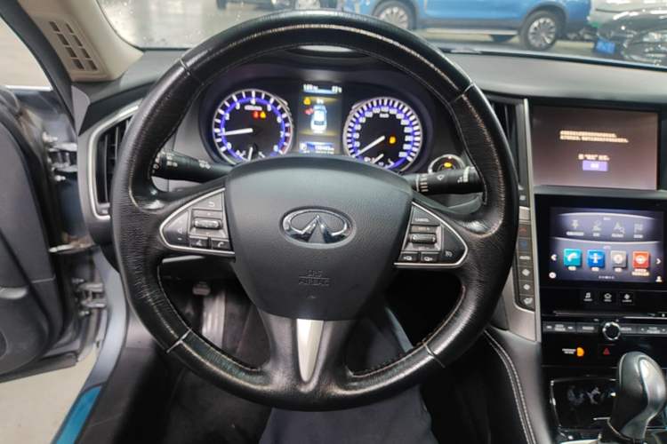 Used Infiniti Q50L 2015 2.0T Enjoyment Edition Steering Wheel