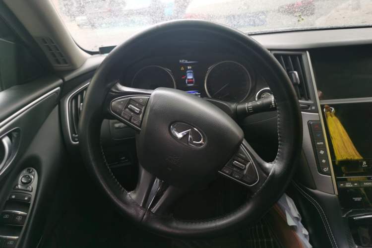 Used Infiniti Q50L 2015 2.0T Enjoyment Edition Steering Wheel