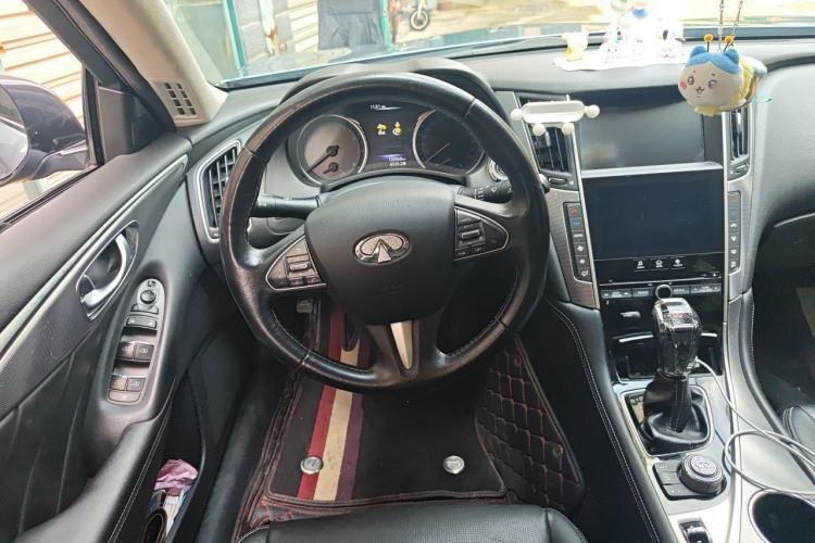 Used Infiniti Q50L 2015 2.0T Enjoyment Edition Steering Wheel