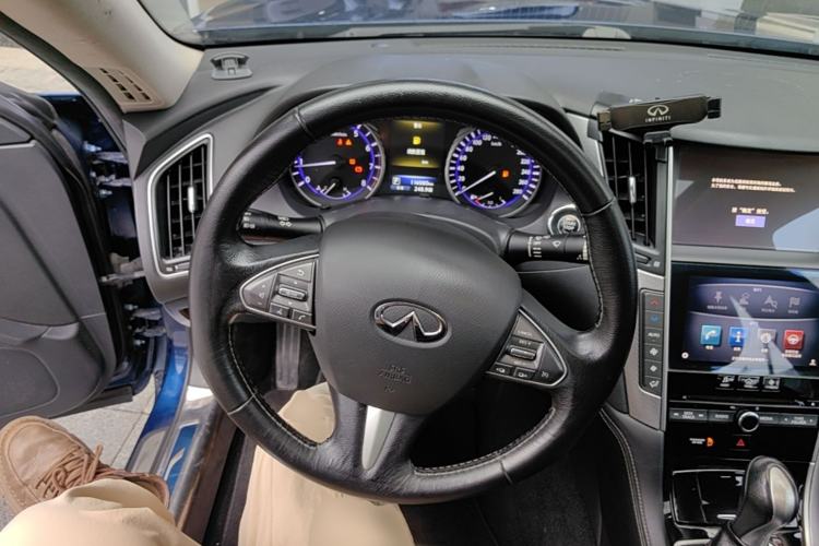 Used Infiniti Q50L 2015 2.0T Enjoyment Edition Steering Wheel