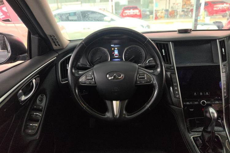 Used Infiniti Q50L 2015 2.0T Comfort Edition Steering Wheel