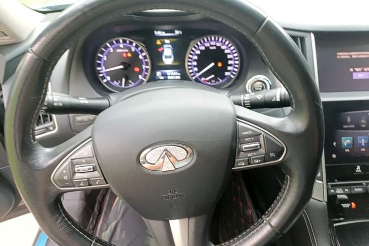 Used Infiniti Q50L 2015 2.0T Enjoyment Edition Steering Wheel