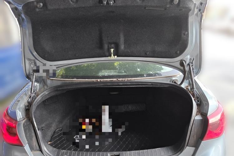 Used Infiniti Q50L 2015 2.0T Enjoyment Edition Trunk