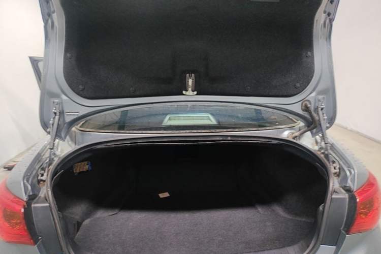 Used Infiniti Q50L 2015 2.0T Enjoyment Edition Trunk